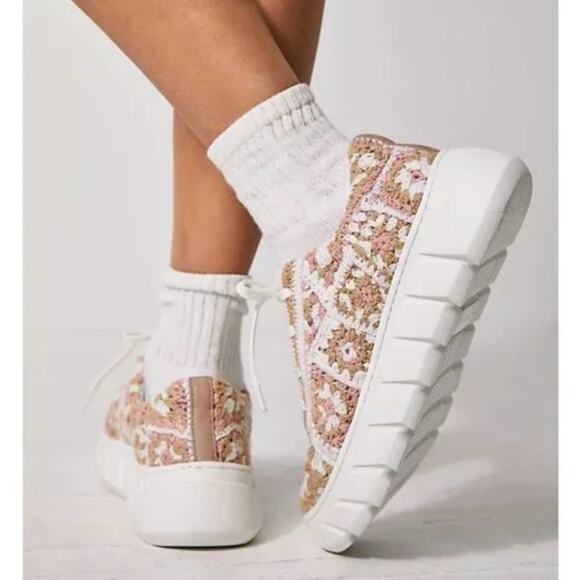 Free People Beau Crochet Sneakers 37 US 6.5 Beige Pink Chunky Sole Cottagecore - Picture 2 of 9